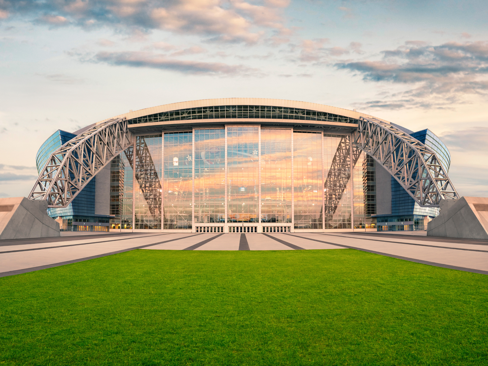 Front view image of AT&T Stadium in Arlington, TX
