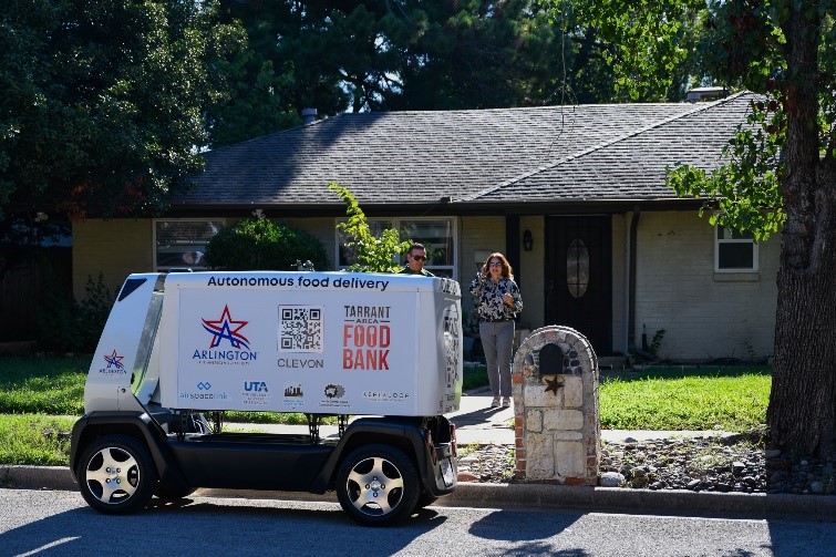 An autonomous food delivery buggy