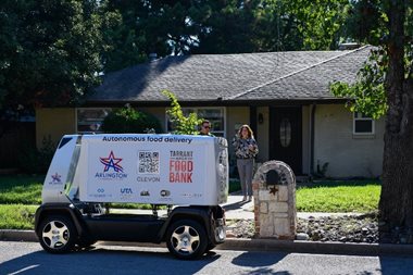 A robotic food delivery vehicle